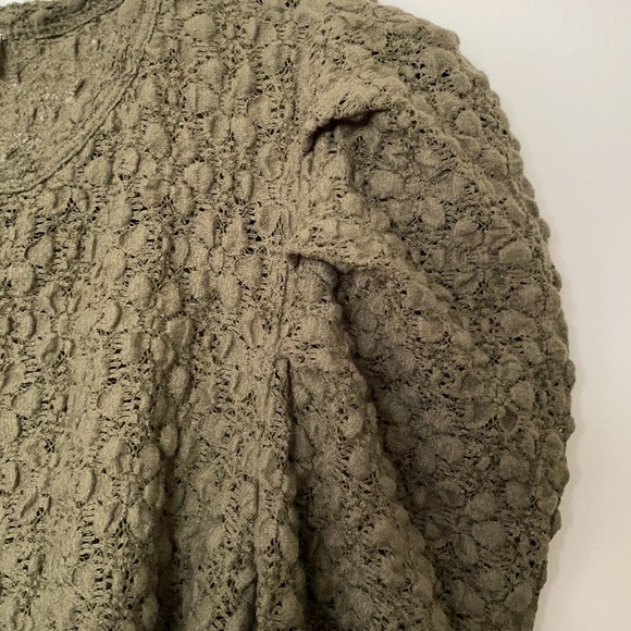 Floral Lace Pleated Puff Sleeve Top - Picture 4 of 7